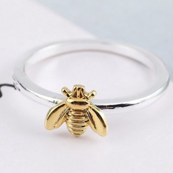 Lakeview Apparel Jewelry - Dainty 18K Gold Honey Bee Insect Honeybee Ring